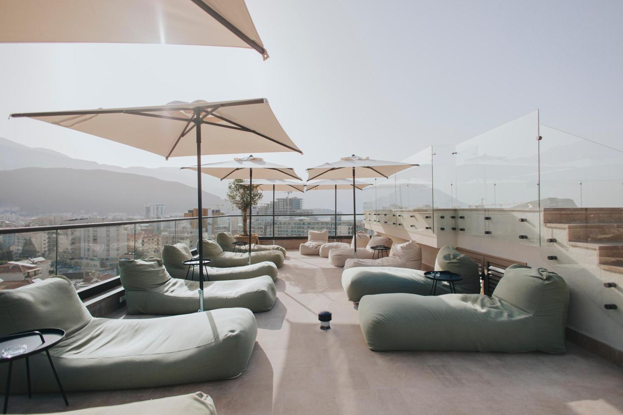Hotell Infinity & 4*