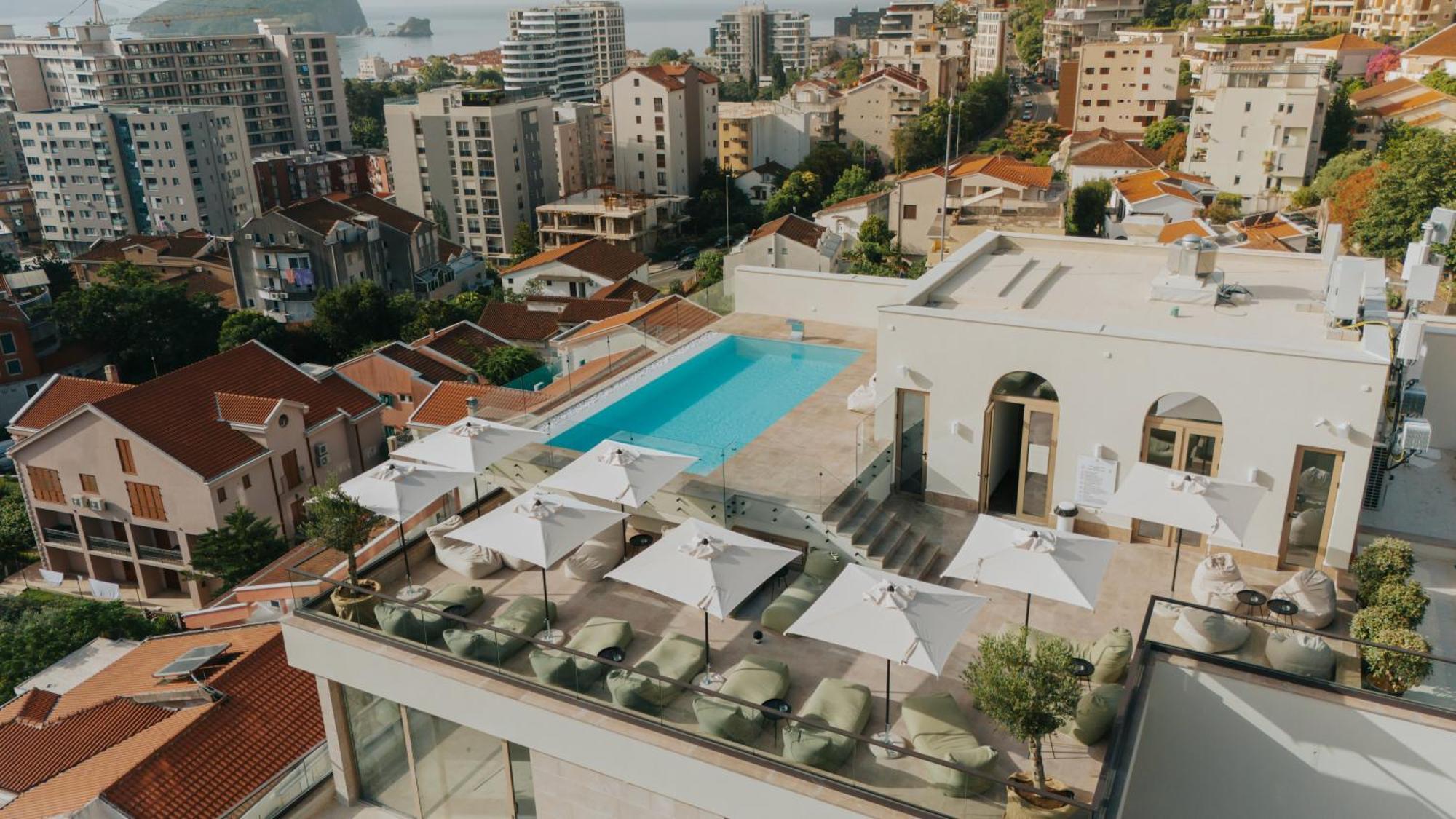 Infinity & Hotell Budva