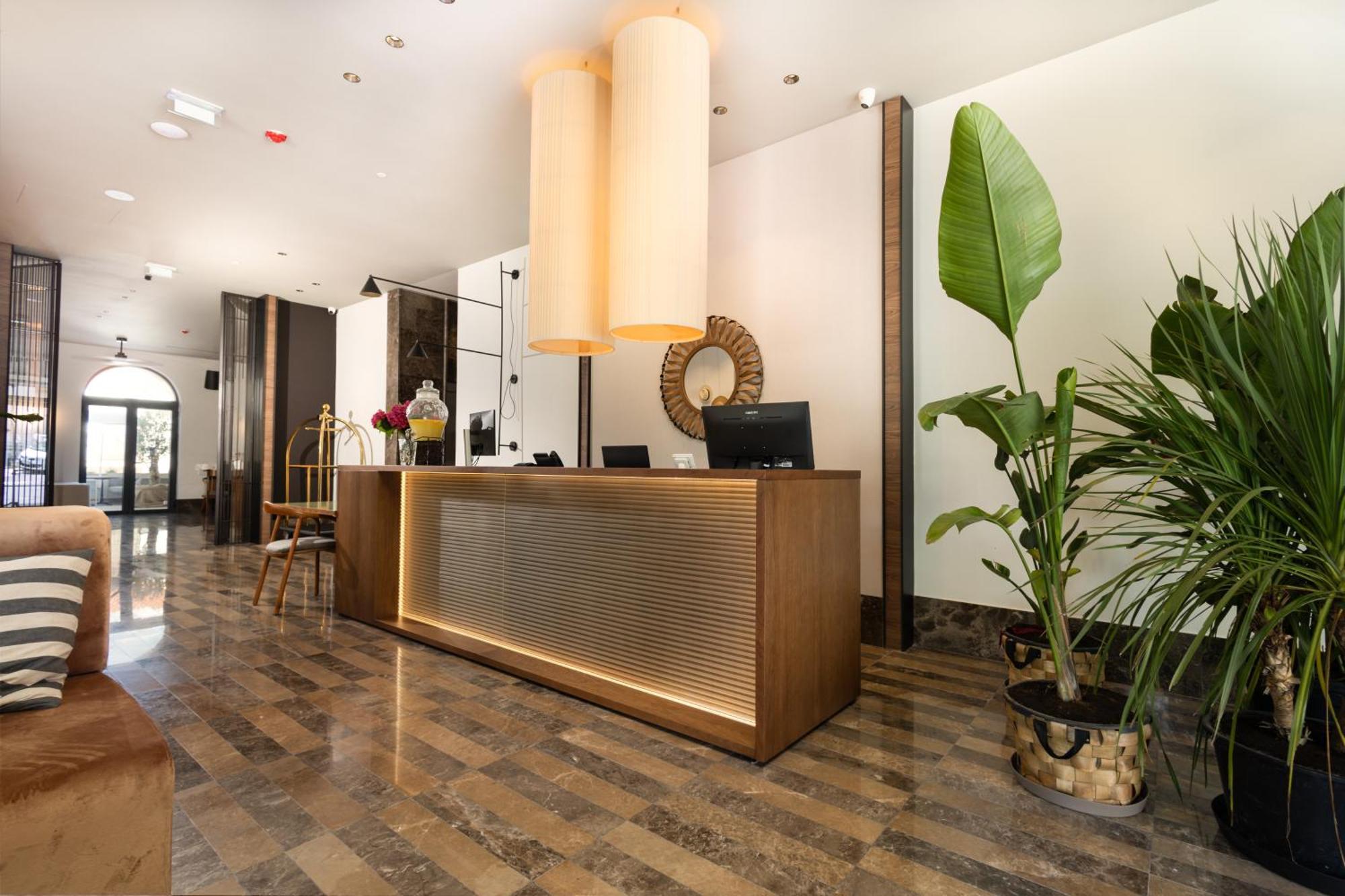 Infinity & Hotell Budva