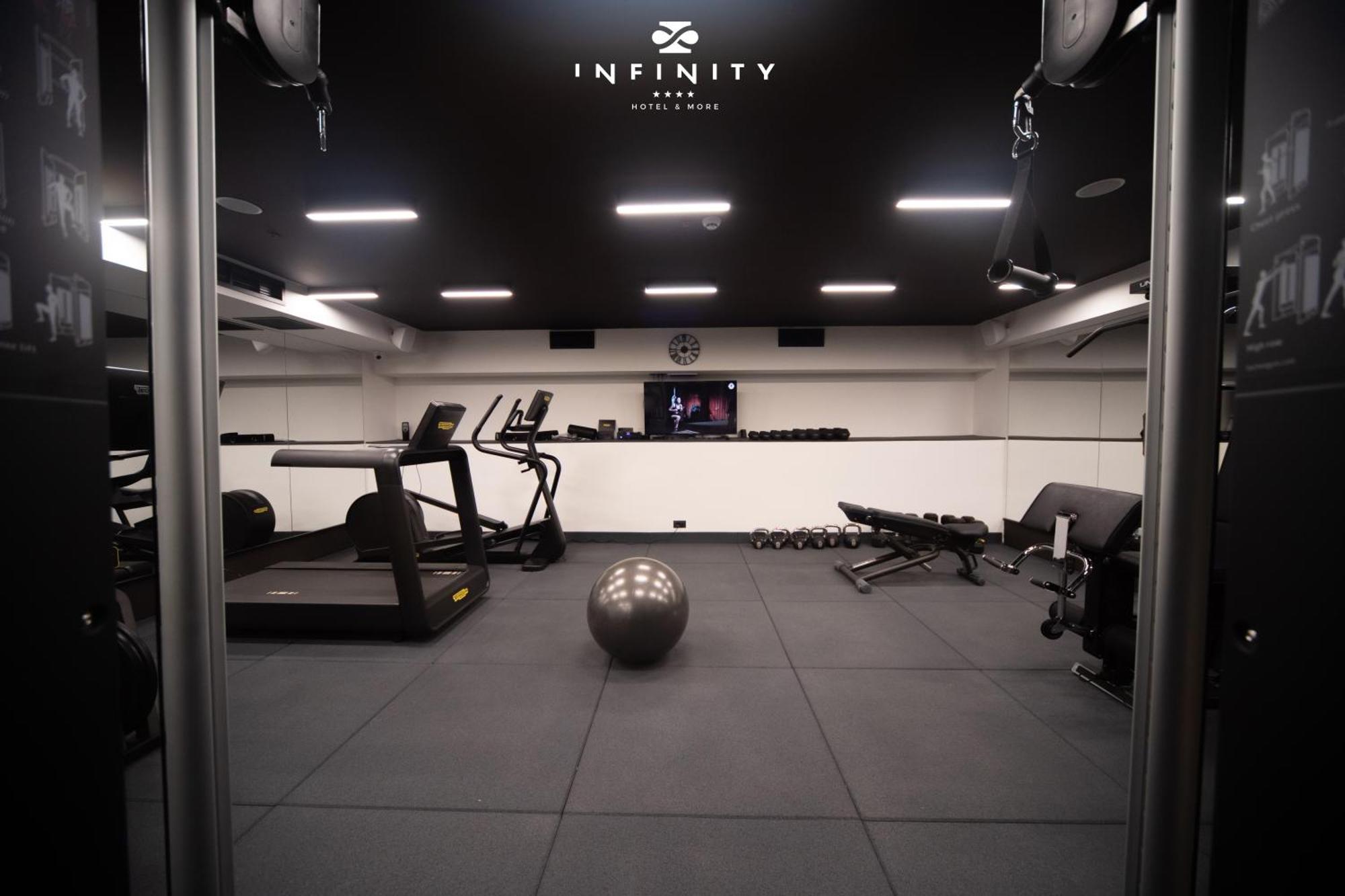 Hotell Infinity &